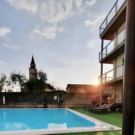 Alexandra's Sunset Apartment